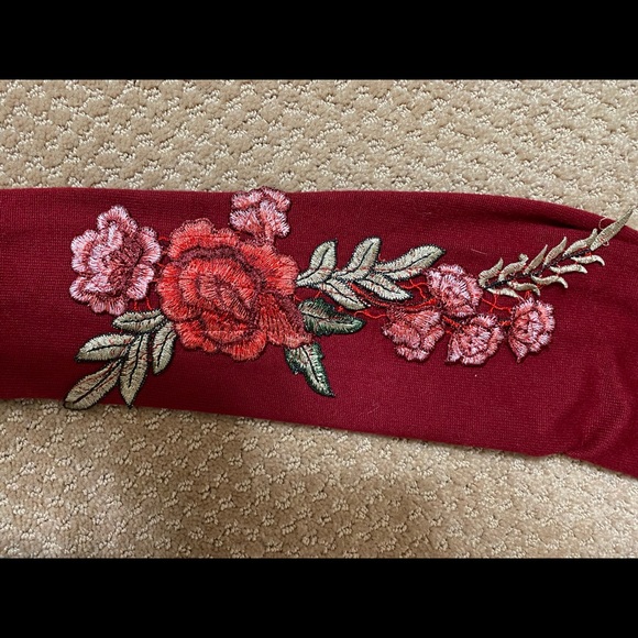 Dressfo Size 4 burgundy sweater with flowery details on the sleeves. - Picture 4 of 7